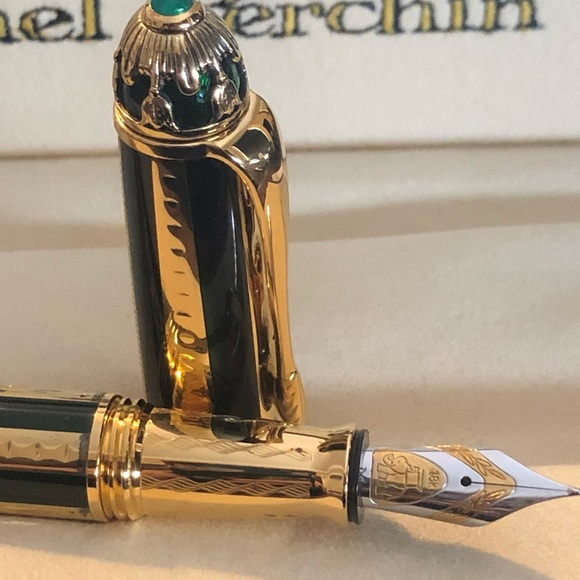 Micheal Penchin Fabarge Pen #400/500 with Emerald - Picture 3 of 5